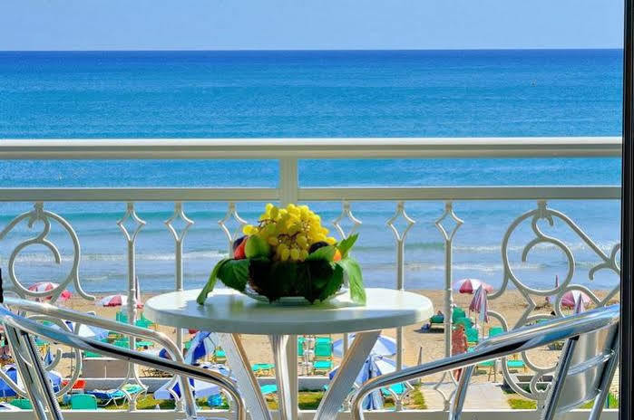 Astir Palace Hotel ラガナス エクステリア 写真