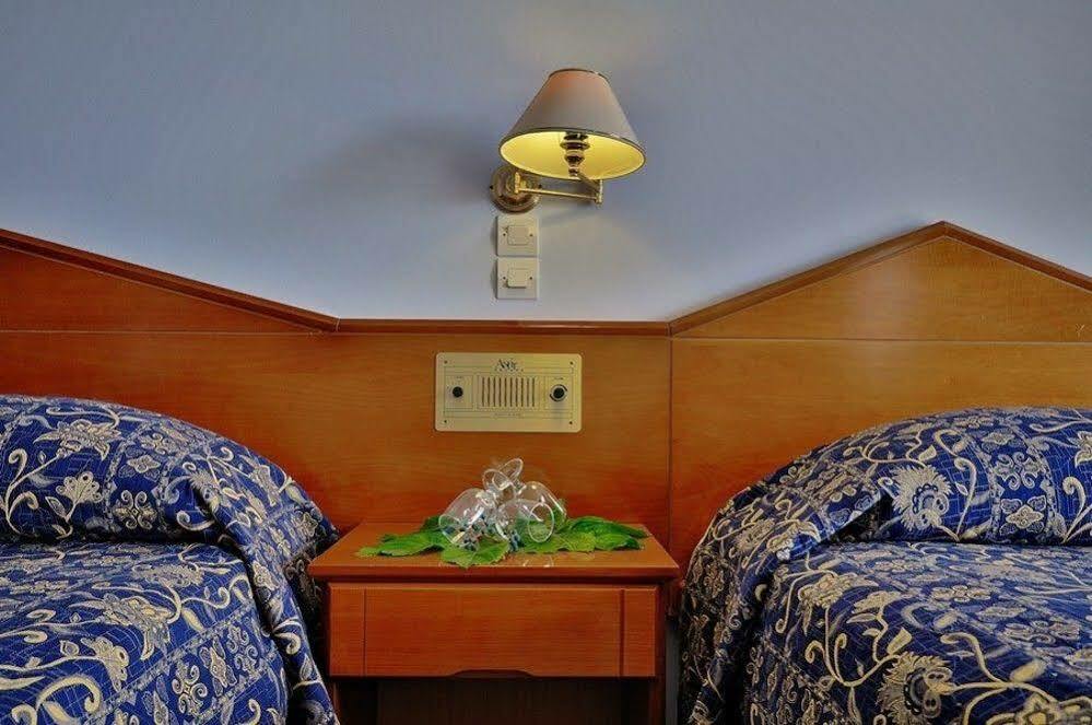 Astir Palace Hotel ラガナス エクステリア 写真